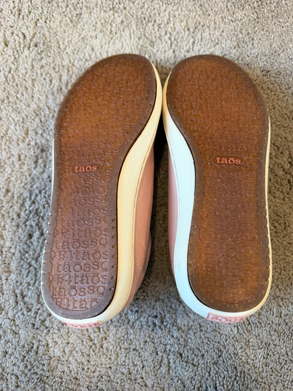 TAOS Blush Pink Leather Zipster Sneakers NWT Zip On - Picture 7 of 7
